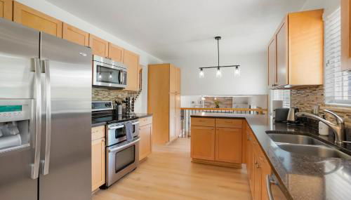 Large Home, 2 Living Rooms, Great for Family/Pets! - Foto 4