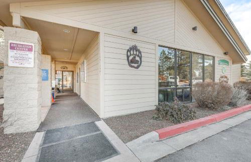 Cozy Flagstaff Retreat with Balcony and Mtn View! - Foto 23