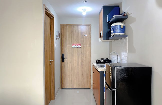 Homey and Minimalist Studio LRT City Jatibening Apartment - Photo 18