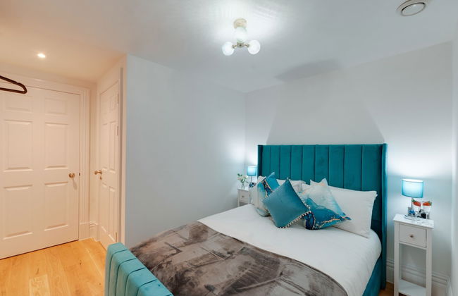 80 by Elite - Photo 8