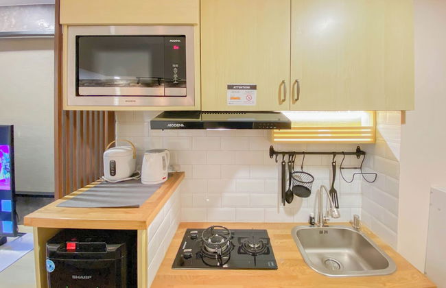 Minimalist and Cozy Studio LRT City Jatibening Apartment - Photo 11