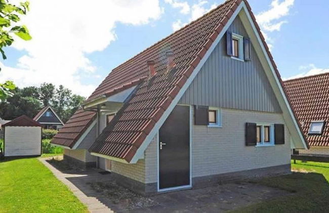 Modern Holiday Home at a Typical Dutch Canal, Close to the Lauwersmeer - Photo 36