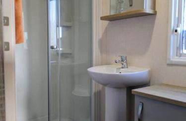 Beautiful Pet Friendly Southerness Caravan With Sea View & Decking Area - Foto 31