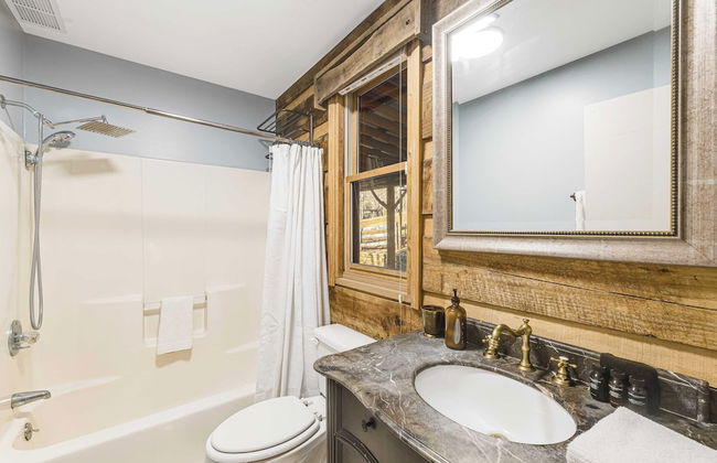 Red Cedar by Avantstay Cabin w/ Hot Tub + Views! - Foto 24