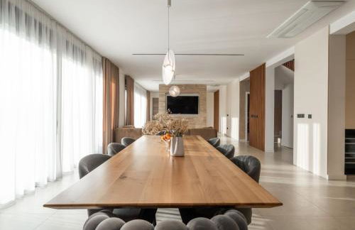 Villa Freedom - Five Bedroom House with Balcony - Foto 5