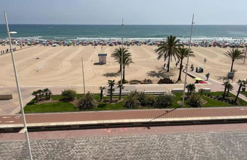 Apartamento 1ª Línea de Playa - Con Piscina y Parking - Photo 5