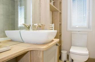 6 Berth Luxury Lodge in Christchurch, Dorset - Photo 62