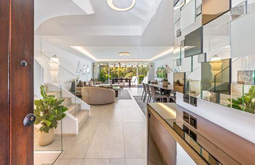 Luxury 5-Bedroom Townhouse in Puente Romano - Foto 1