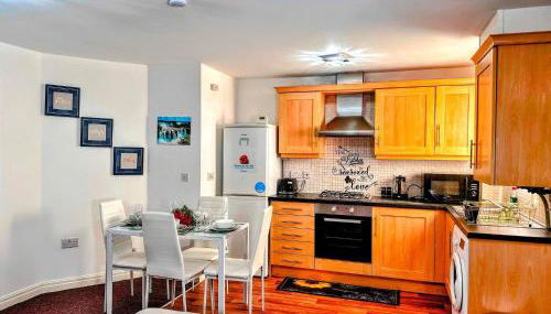 Contractor-Friendly 2BR Gem Wi-Fi Free Parking - Foto 5