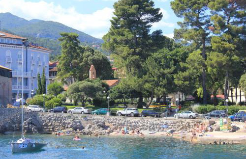 CAPTAIN'S HOUSE Lovran - 4 stars - no neighbors - Photo 31