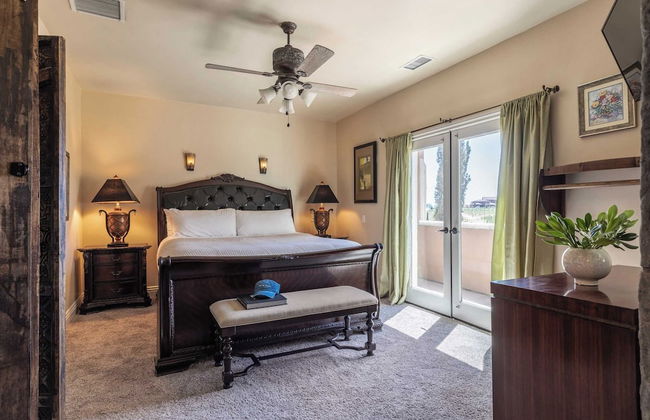 Wilson Creek Manor By Avantstay Sleeps 10! Amazing Estate w/ Pool & Game Room - Photo 24