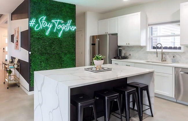 Pool Hottub Magic School Bus 5 Mins to Downtown - Photo 20