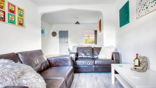 Modern 3-Bed Home Sleeps 6 with Parking & Fast WiFi Perfect for Contractors & Long Stays - Foto 2