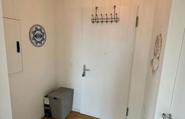 Check Point Charlie Luxury Apartment with Balcony - Photo 11