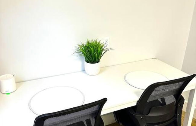 Cozy Walk up King Bed Fast Wifi - Foto 21