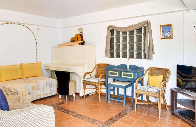 Scenic Holiday Home in Syros With Balcony - Photo 8