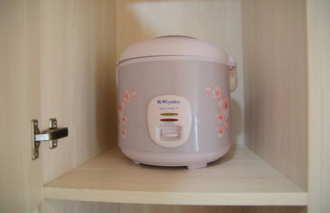 Prime Location Studio Apartment at Elpis Residence near Ancol - Foto 15