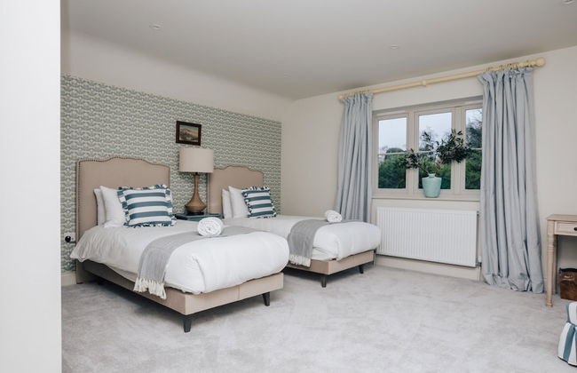 Hayward House Hot Tub Large Garden - From 1100 Per Night - Foto 43