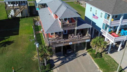 Steps to Crystal Beach Gem with Ocean-View Deck! - Foto 2