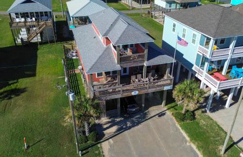 Steps to Crystal Beach Gem with Ocean-View Deck! - Foto 2