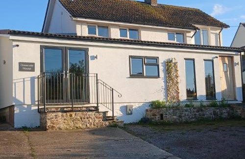 Spacious and sunny accommodation with Underfloor heating throughout - Photo 1