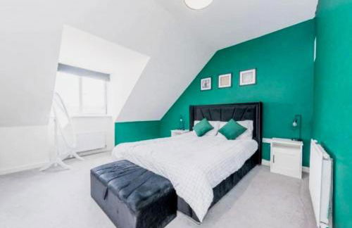 Spacious Townhouse for Contractors and Families - Photo 6