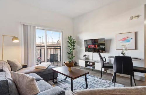 Cozy City Charm - Spacious, Parking, Balcony, Gym - Foto 2