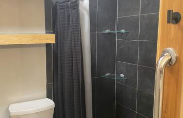 Suite on Banks Ave - Foto 29