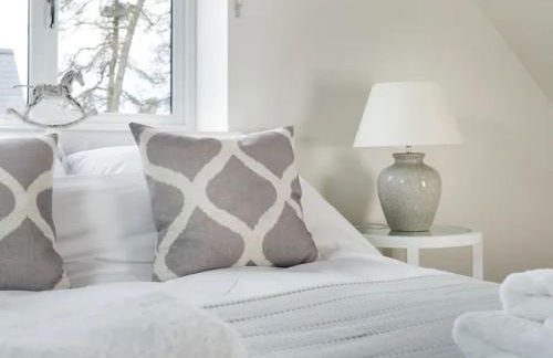 Stone Barn, contemporary barn conversion - Photo 22