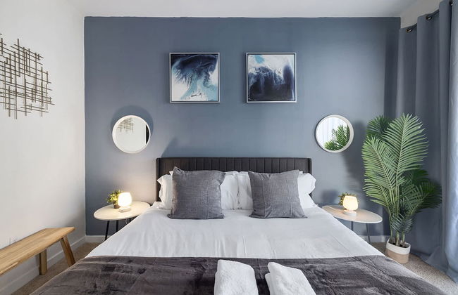 Spacious 2BD With Private Balcony and Free Parking 2 - Foto 20