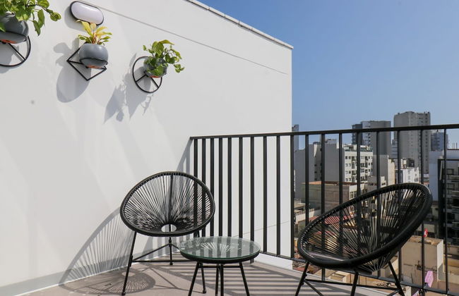 w Glorious 1BR w Perfect Balcony in Miraflores - Foto 3