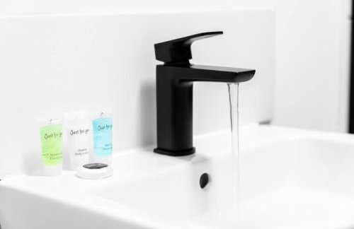 Spacious Loft Style Apartment - Near City Centre - Smart TV- WIFI - Parking - 3NT - Foto 23