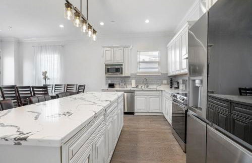 New 4 Bed luxury house w/Private Heated Pool - Foto 19