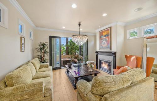 Beach Retreat- Walk to Beach, BBQ, Oceanview Rooftop & Firepit - Foto 7