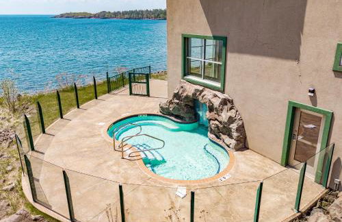 Amazing Superior Lake View Condo and Heated Pools - Foto 30