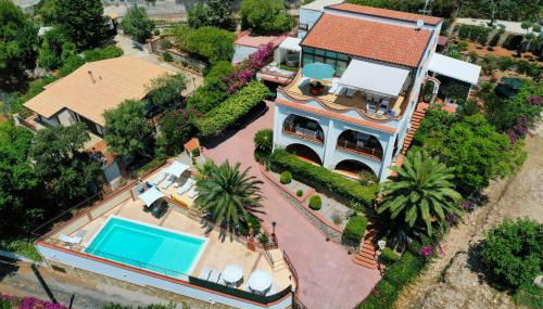 Villa del Golfo Urio with swimming pool shared by the two apartments it is essential to have a car - Foto 5