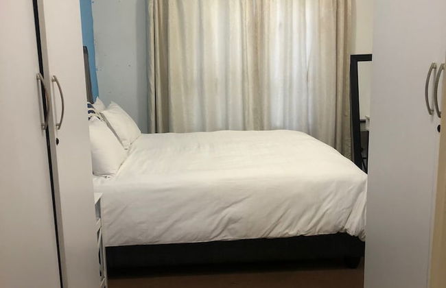 Inviting 3-bed Apartment in Edenvale - Photo 5