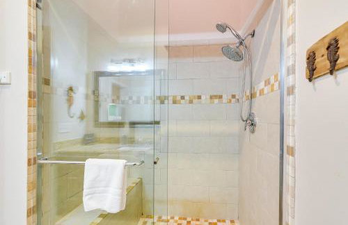 Walk to Beach Pool-View Condo in Galveston! - Foto 15