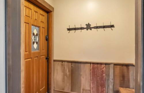 3BD with Hot Tub Two Minutes from King Beach - Foto 7