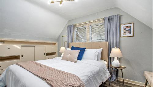 Tahanan - Cozy 4BD Near Downtown & UND - Gameroom - Foto 5