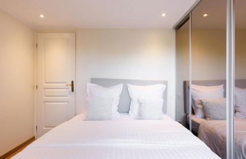 Villa d exception avec terrasse, jacuzzi, vue mer, parking, en plein cœur du village de Eze - Foto 32