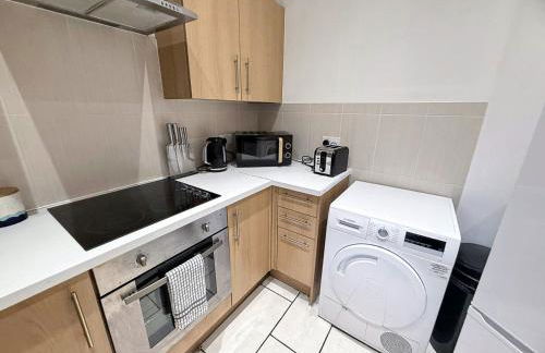 Stylish 2-Bedroom Apartment in Maida Vale near Little Venice & Paddington by NourNest Apartments - Foto 20