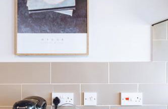 Forest View- Oasis Mural -Didsbury Zen Sleeps 10 - Photo 7