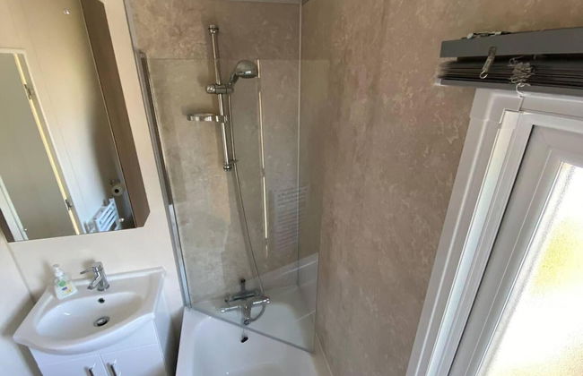 Spacious Stunning Lakeside 3 bed Holiday Home - Foto 8