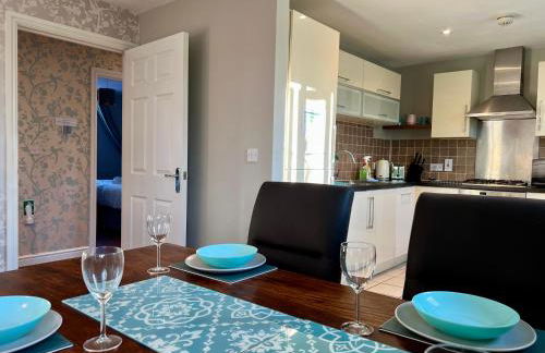 The Orchid-Central Beeston-Private Apartment-SmartTV-Free Wi-Fi-Tram-Parking - Foto 8