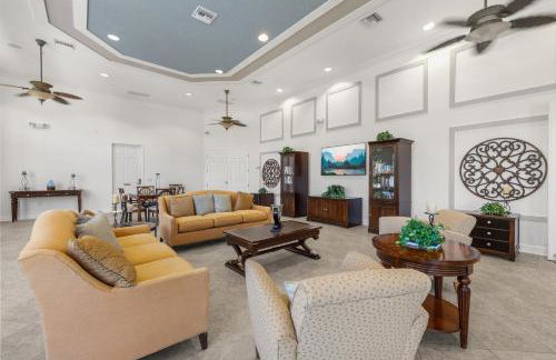 654- Newly Renovated Fabulous 4-Bedroom Pool Home in Watersong Resort, Game Room, Theater Room and More - Foto 66
