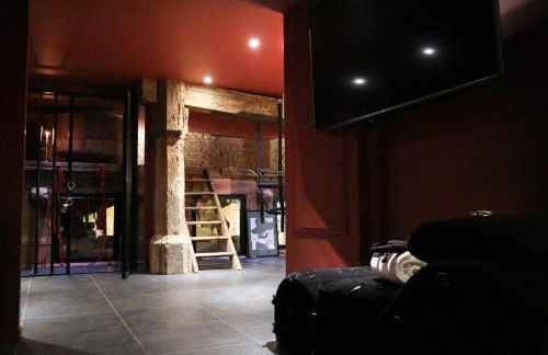 LE MOULIN DES PLAISIRS atypical SM experience - Foto 36