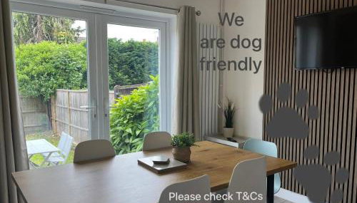 Briants, for Families & Contractors - Free Parking - Foto 5