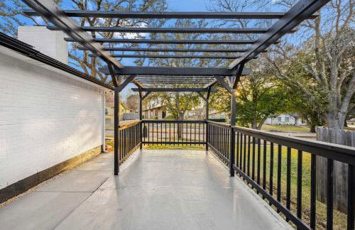 5-BD 2 5-BA Modern Retreat w Games & Hot Tub - Foto 38