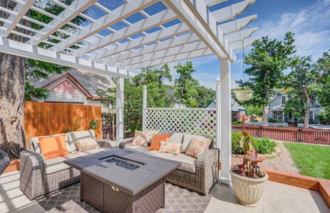 3 Bedroom Downtown with Firepit - Photo 23